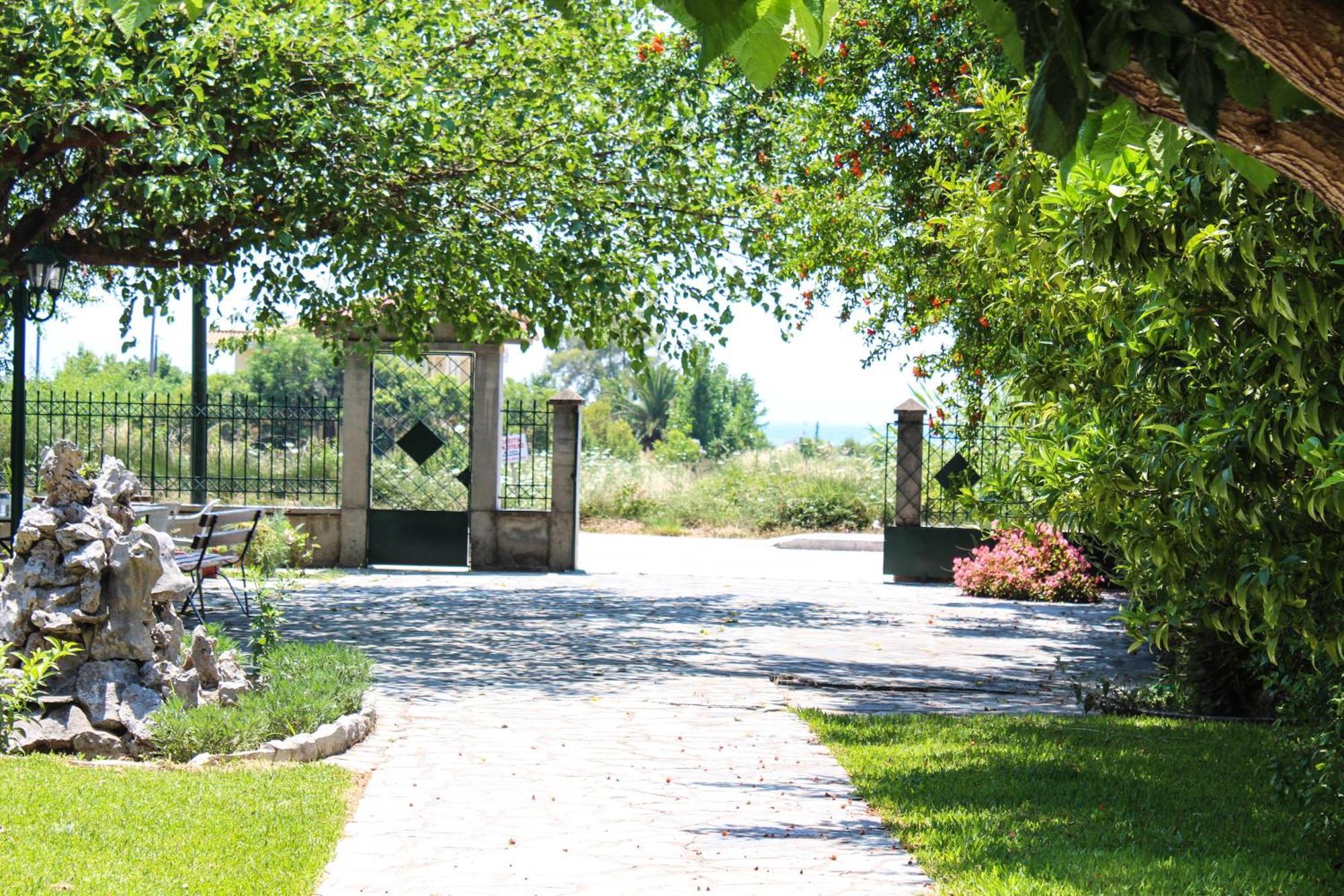 Xristina Studios Vasilikí Exteriör bild